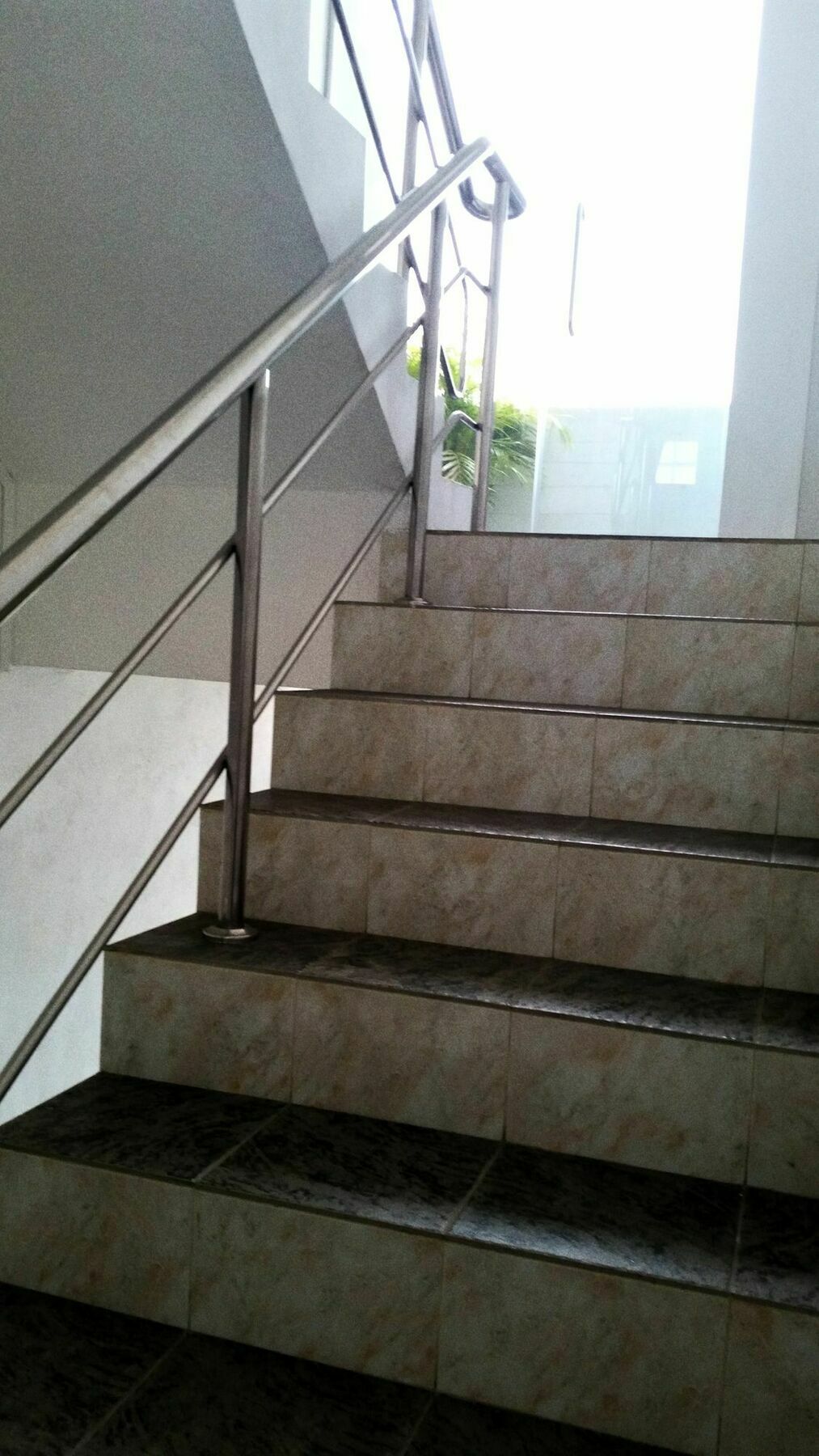 Ocean Pebbles Lägenhet Dehiwala-Mount Lavinia Exteriör bild