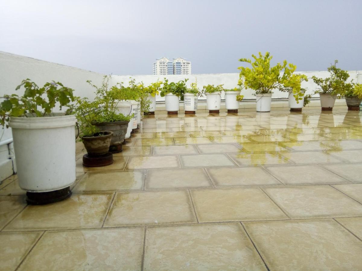 Ocean Pebbles Lägenhet Dehiwala-Mount Lavinia Exteriör bild